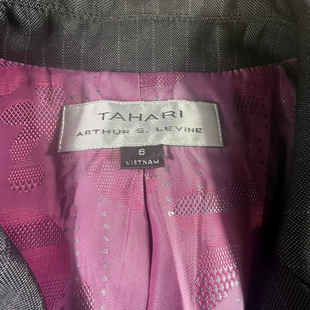 Tahari Women's PinStripe Pantsuit Workwear Gray Sheen Size 8 Office Preppy - Picture 10 of 16